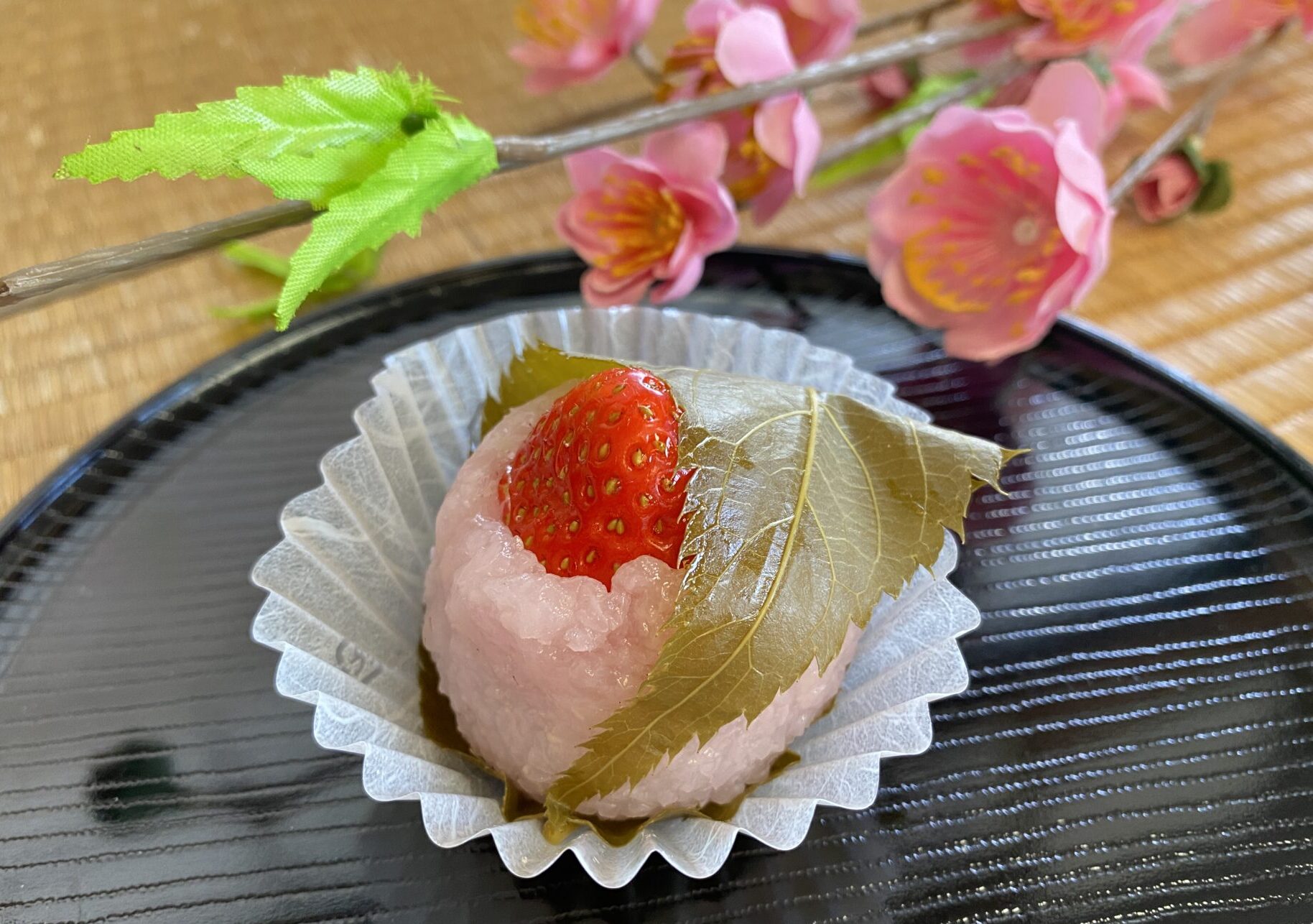 期間限定】いちご桜販売中です！ - まけずの鍔本舗 万吾樓 | 滋賀県の